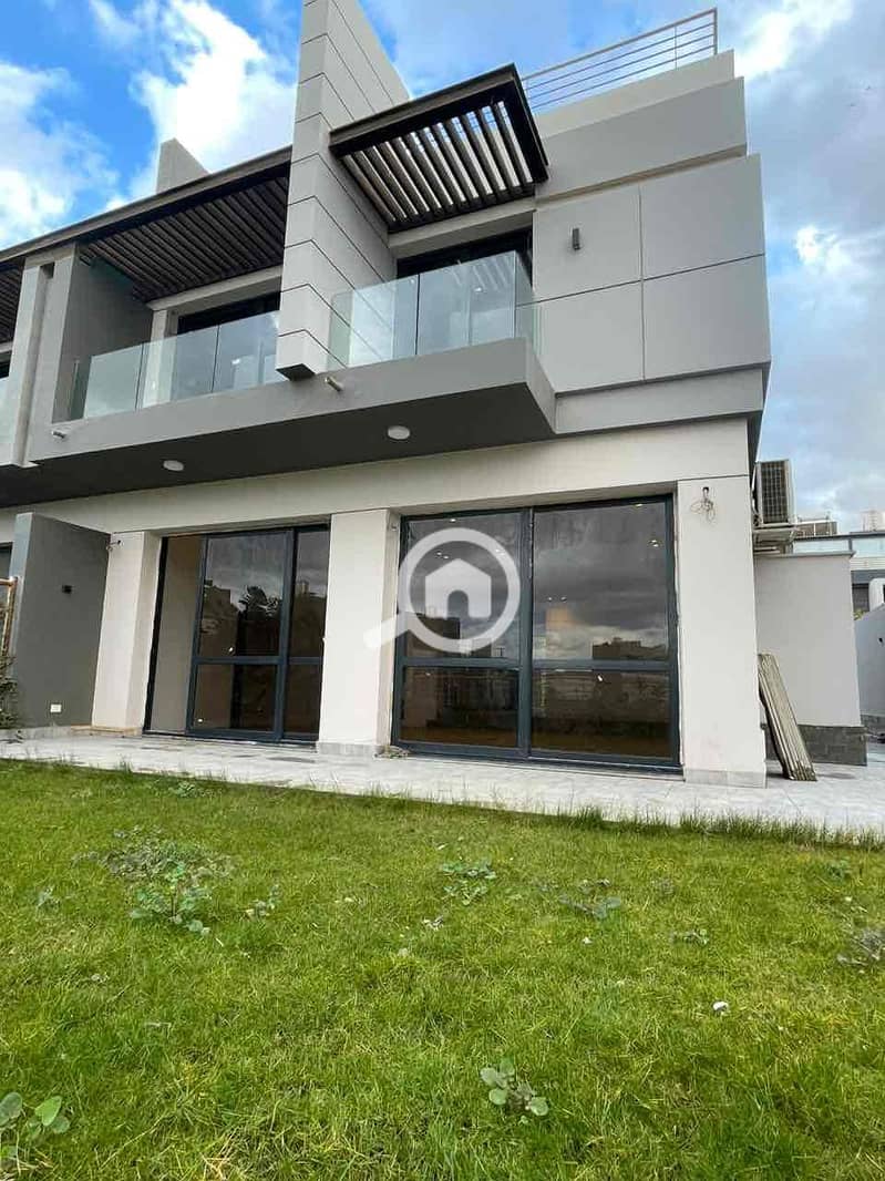 10 9b3b6ac5-7519-4214-8213-307fe940c969. jpg