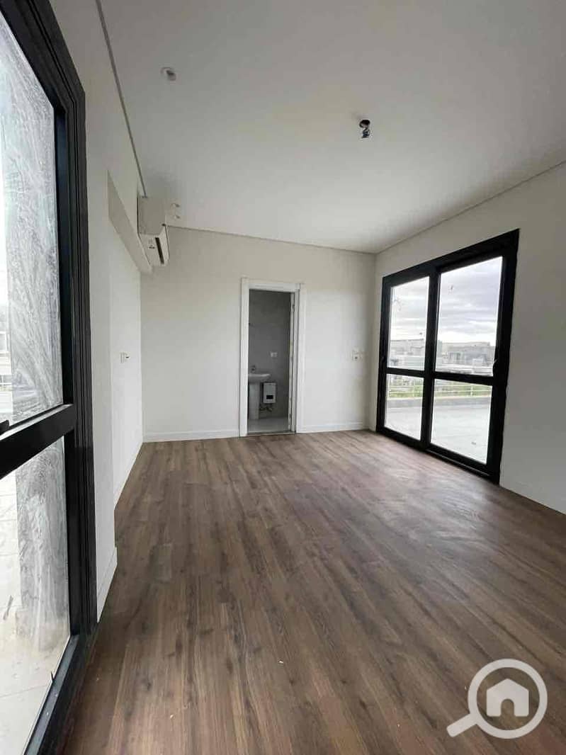 14 b4d3ec5d-ffde-42d6-8c3a-dd831ca24a53. jpg