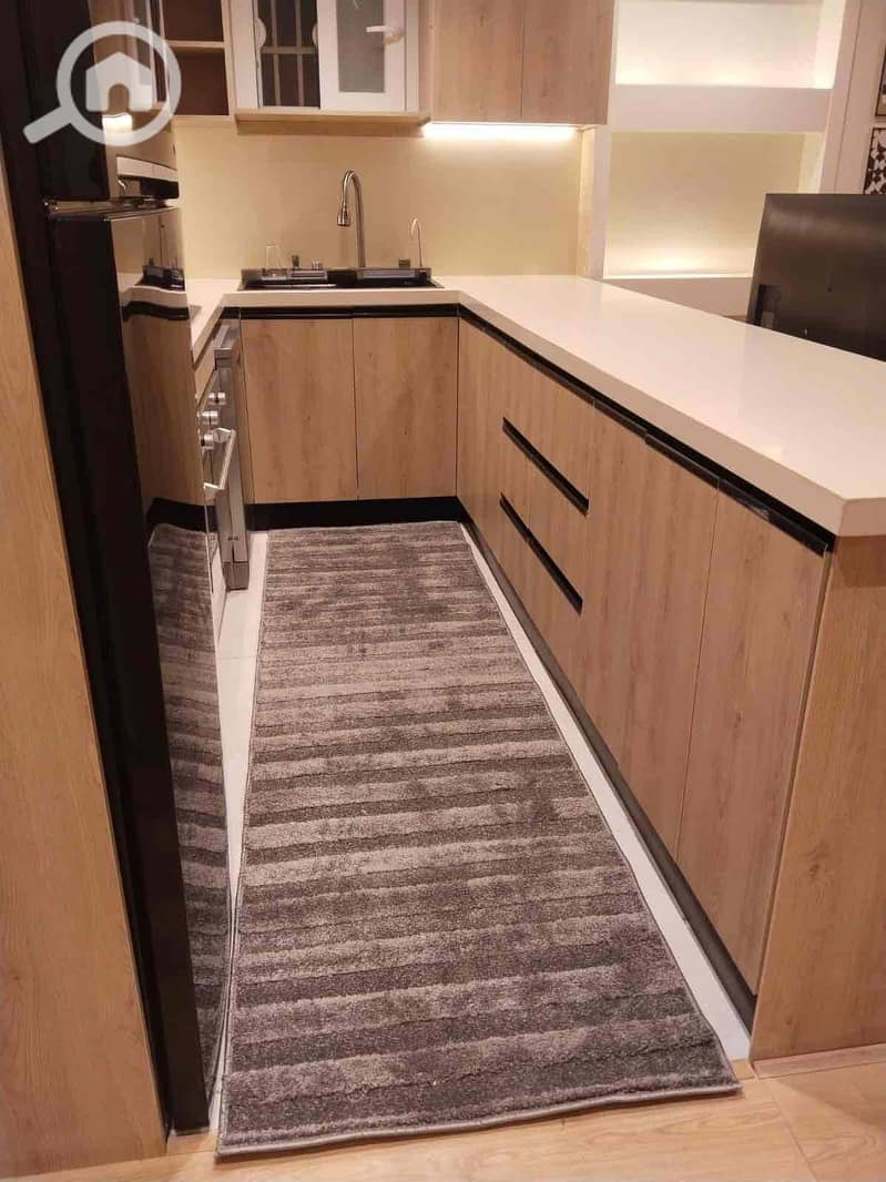 10 38c9751c-3bf6-4c14-86e1-1753a3d77a0c. jpg