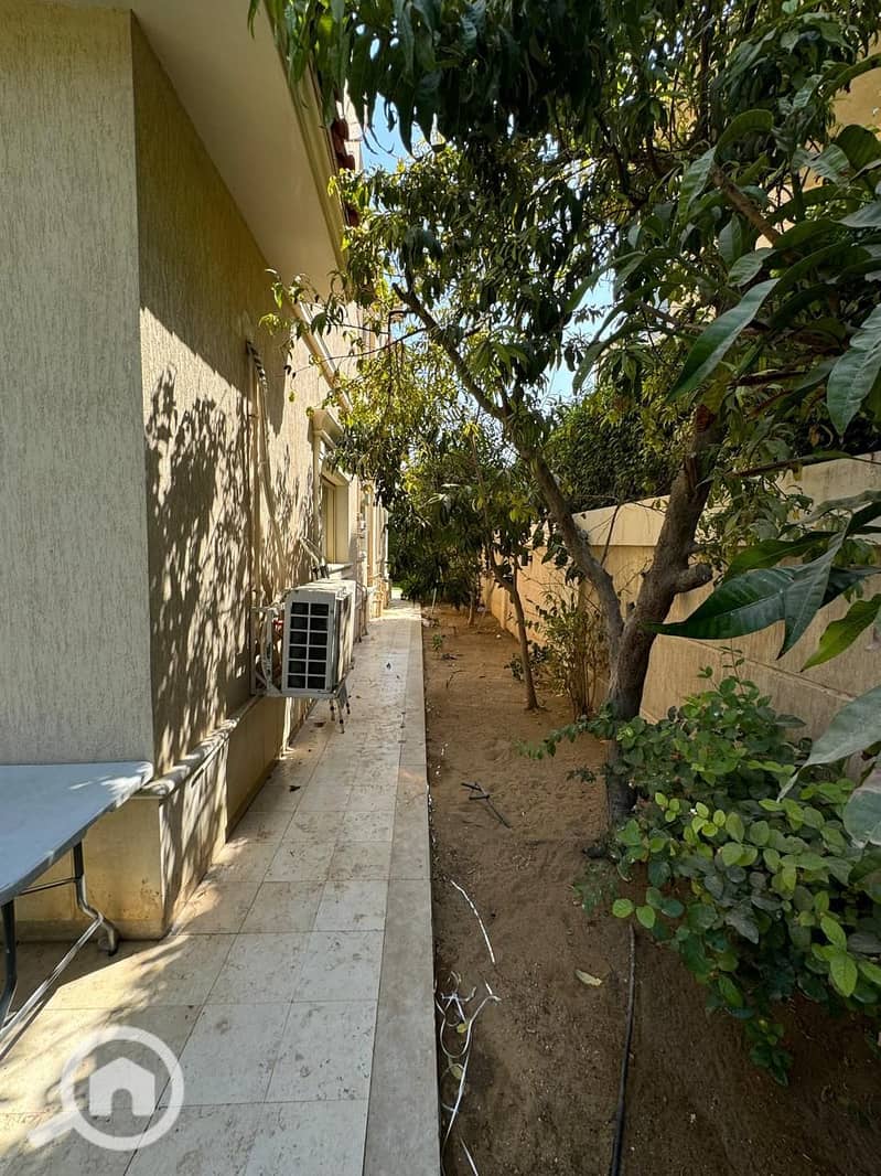 8 2f76a3b9-3582-44f5-9518-88afd6541ad9. jpeg