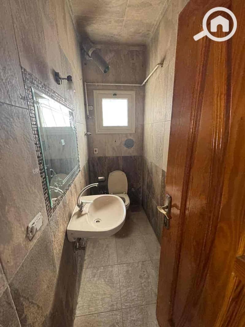 3 1f6ff622-6a65-491e-968c-f9182b44ec9a. jpg