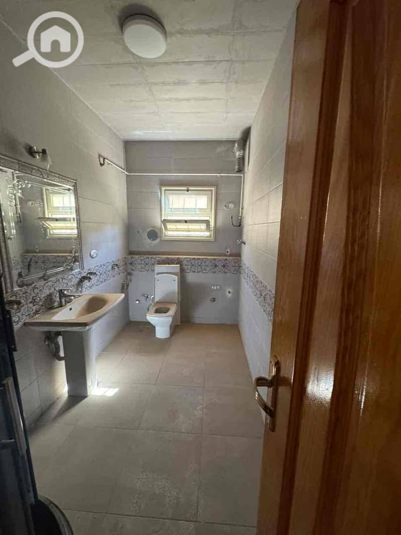 9 c0f9bb62-7ca0-4e6e-8400-b25fe614b670. jpg