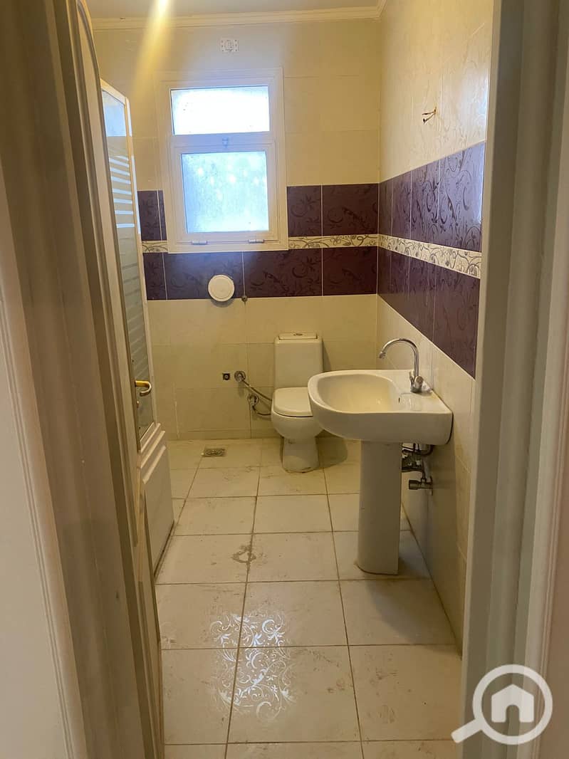 9 4f03e40a-657e-4c66-8730-d442441d0ea4. jpeg