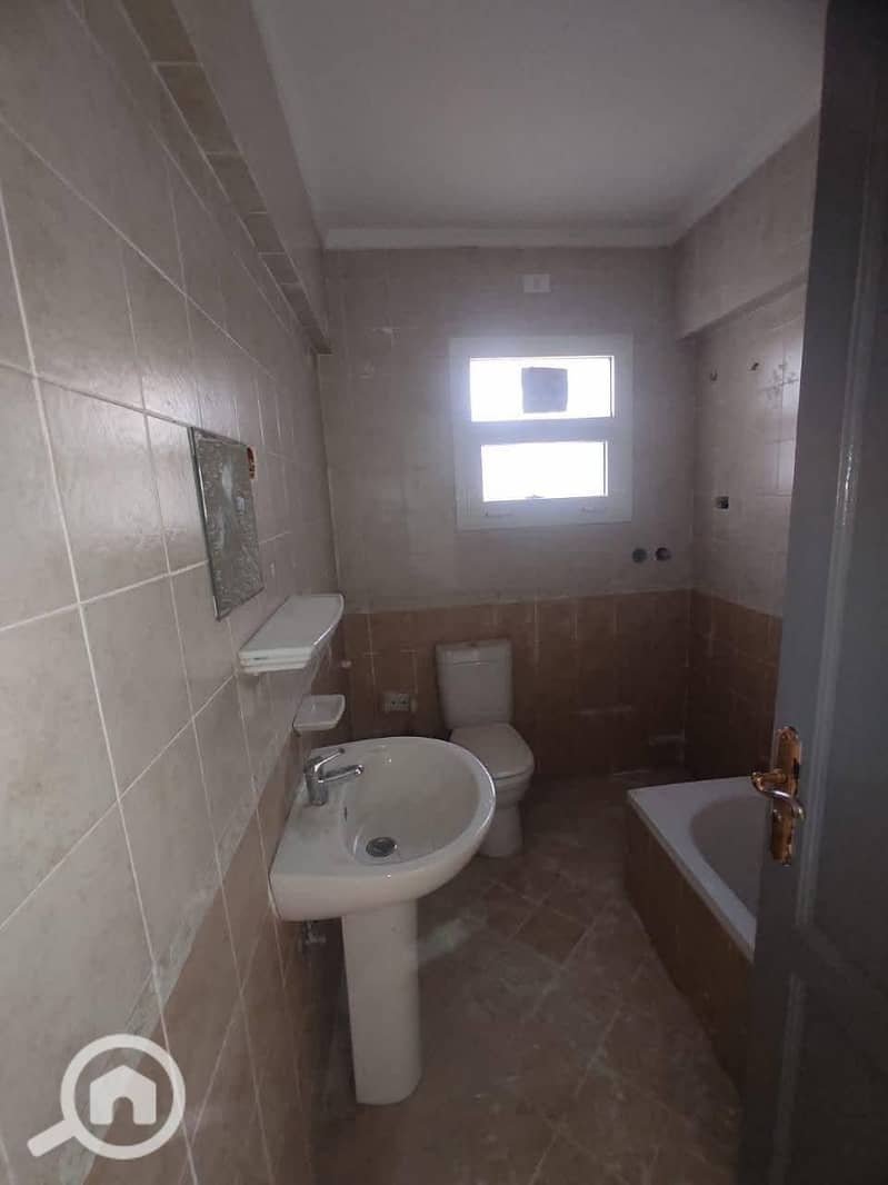 10 941c373b-b287-41b8-9d51-be61718f97d2. jpeg