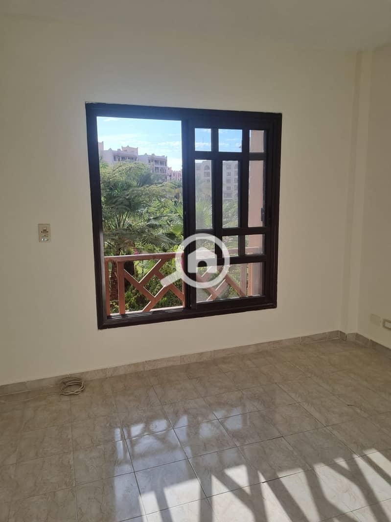 4 4123284a-4df0-4e1a-b17a-dcfff392ebf3. jpeg