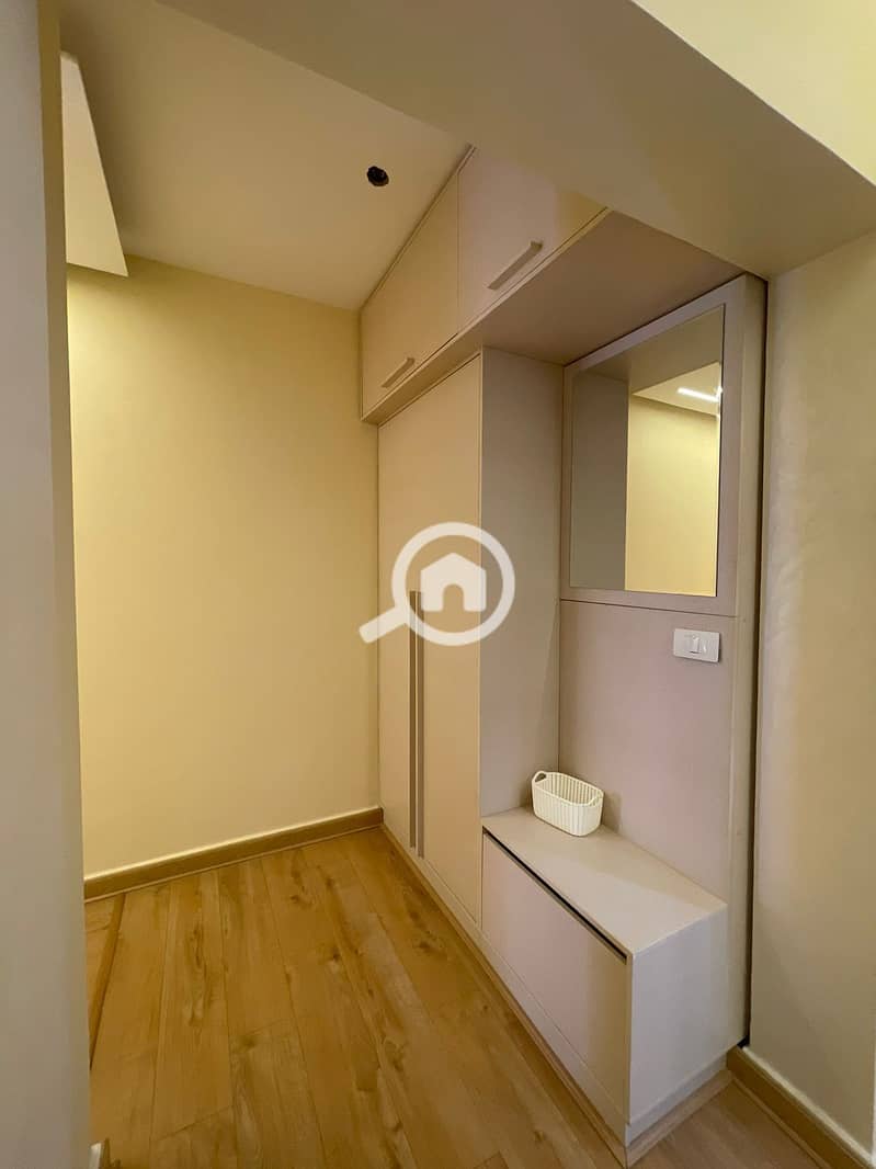 10 350e3c38-10b1-4669-9332-95a86007aa24. jpeg