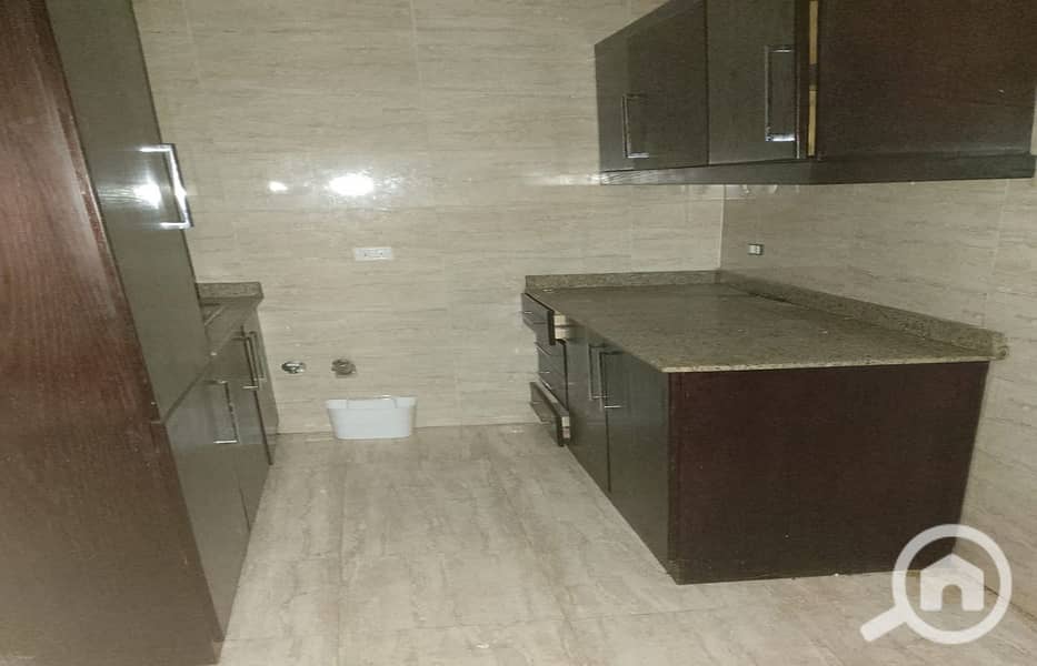 7 f8fe64df-26c1-47f7-bf5b-dae40b1f215b. jpg