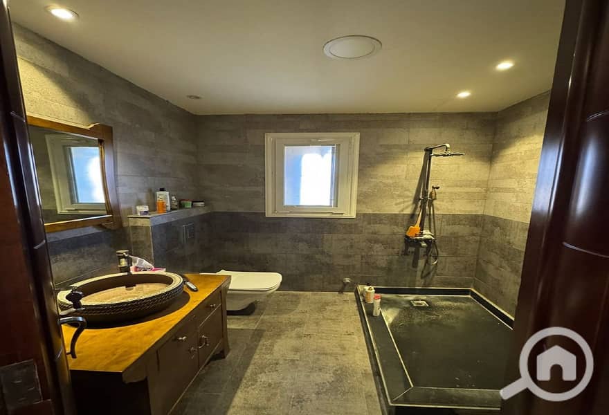 5 2539cf6d-e234-48c5-b59d-65b90adb02e9. jpg