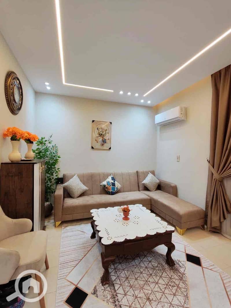 10 04a884c7-9799-4134-be51-c9ff4dd87f85. jpg