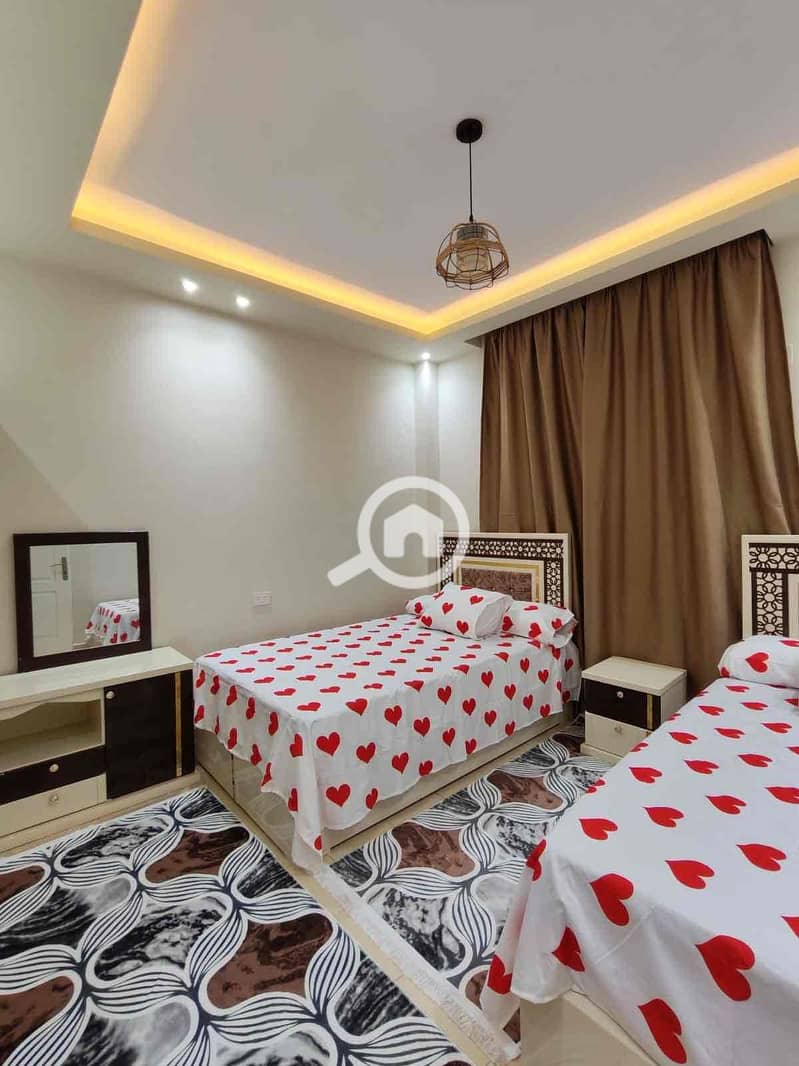 12 853544d2-4186-4ad2-b589-95b49c16c2d5. jpg