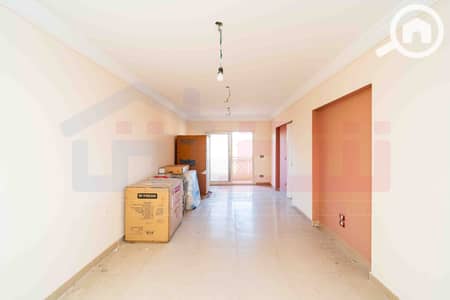 3 Bedroom Flat for Sale in Gianaclis, Alexandria - DSC04307. jpg