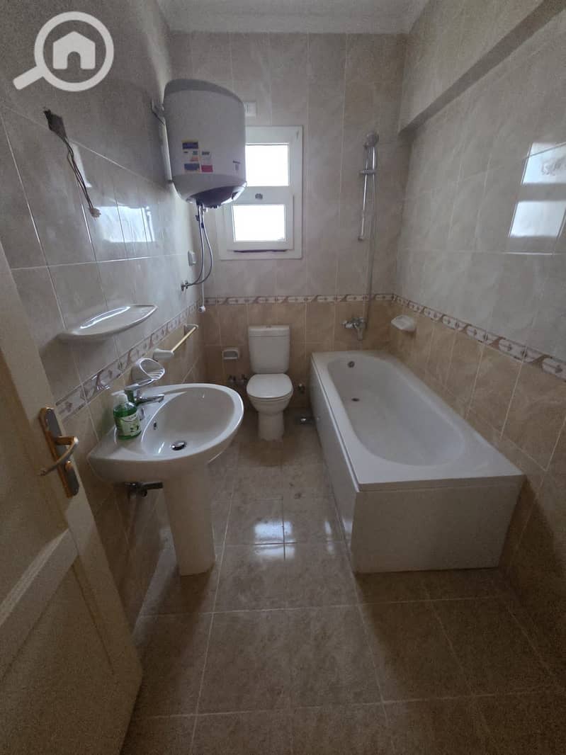 6 9218d2bf-44e8-4f84-9498-eb44b7ea69ad. jpg