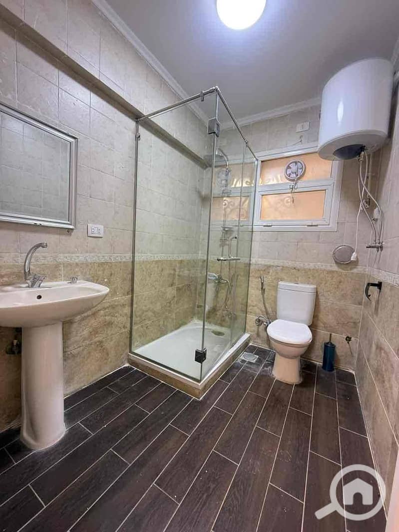 10 0ea0aaf7-17f8-4916-be52-3373518045e2. jpg