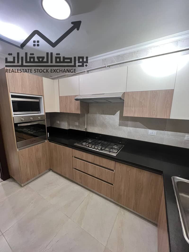 2 0f487f22-e4e2-4e38-b1ee-4d54547d87e6. jpg