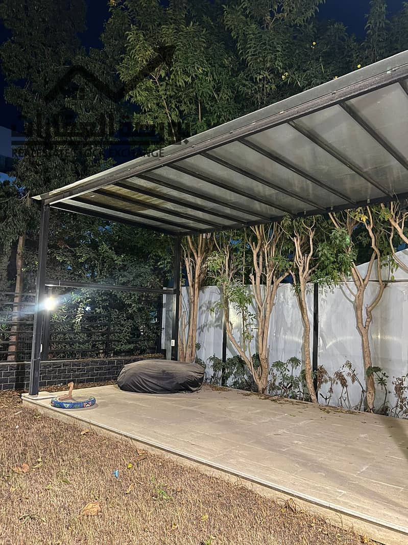 14 98d29bc5-5372-4e3e-9053-13fa0790956d. jpg