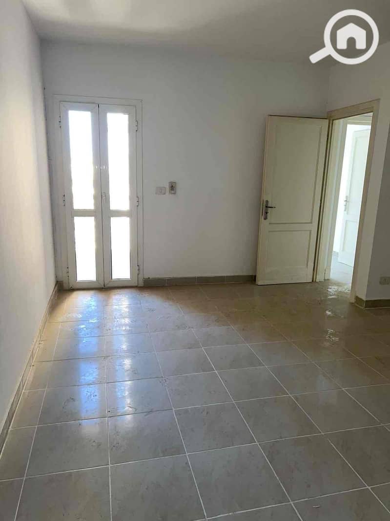 2 9773fa76-2c49-4d52-9839-547725f98492. jpg