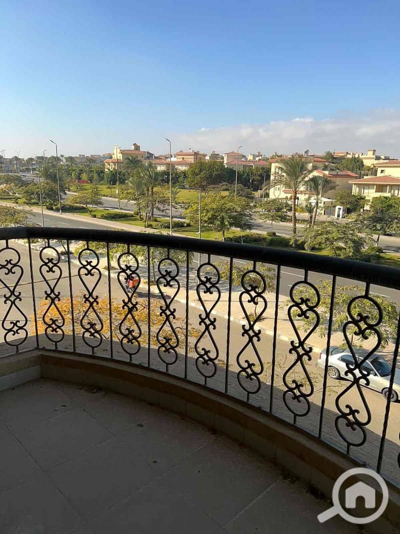 10 0a80ed14-6a51-4ca2-82c2-35f56679c19b. jpg