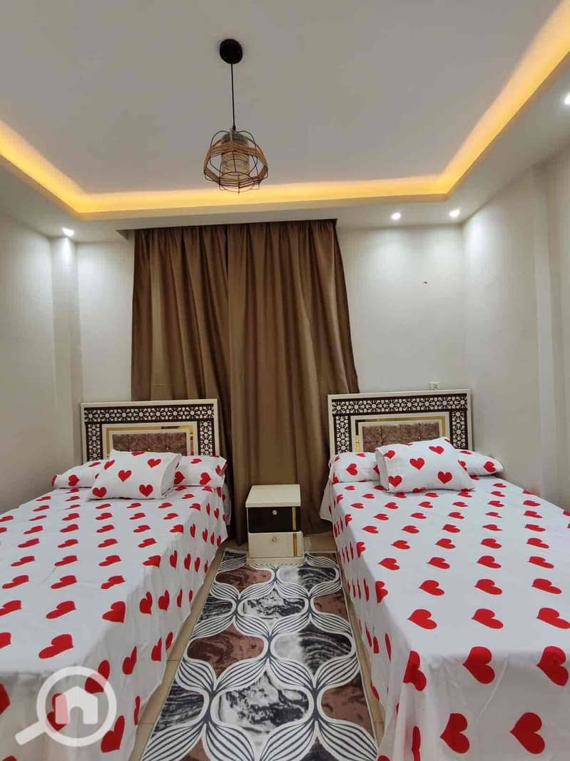 12 4e2d1216-0ea0-421d-a2c7-d92554a0d80c. jpg