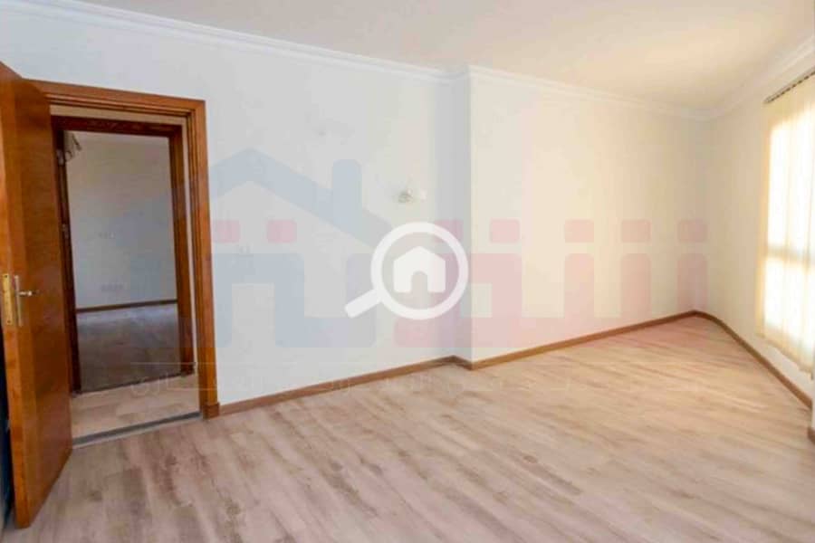 10 WhatsApp Image 2025-12-25 at 16.43. 44. jpg