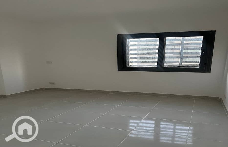 2 1de325b3-cd85-4068-bba6-8c56d321b18a. jpeg