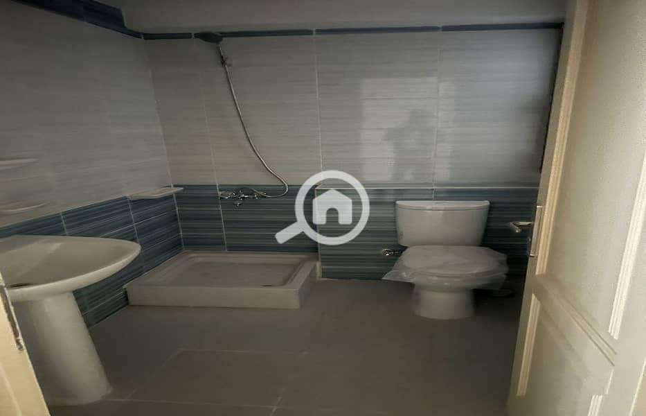 4 8bc637c6-2a24-47ec-9a3a-70d3e35758e1. jpeg