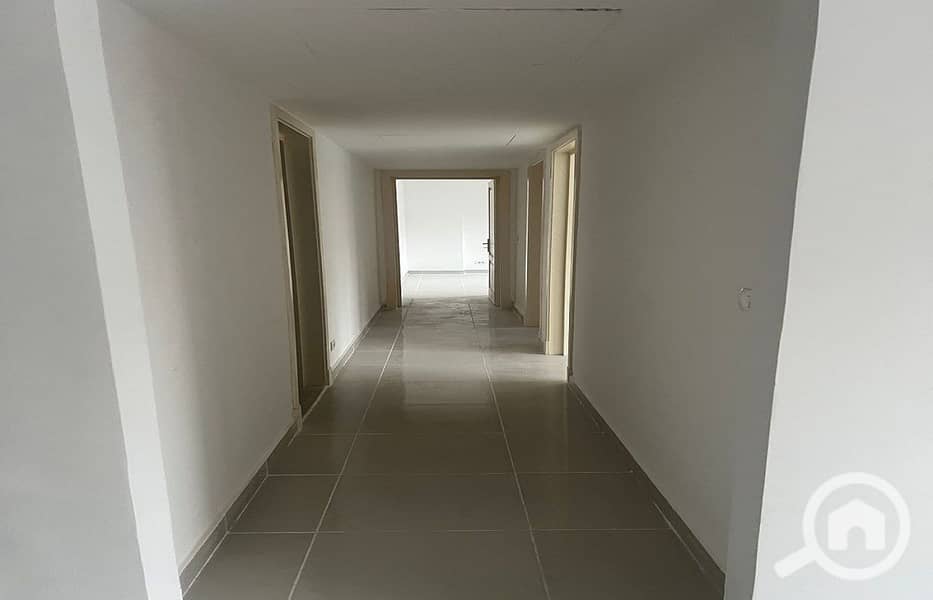 8 594f07a3-ba62-414d-9576-6611b2369bed. jpeg