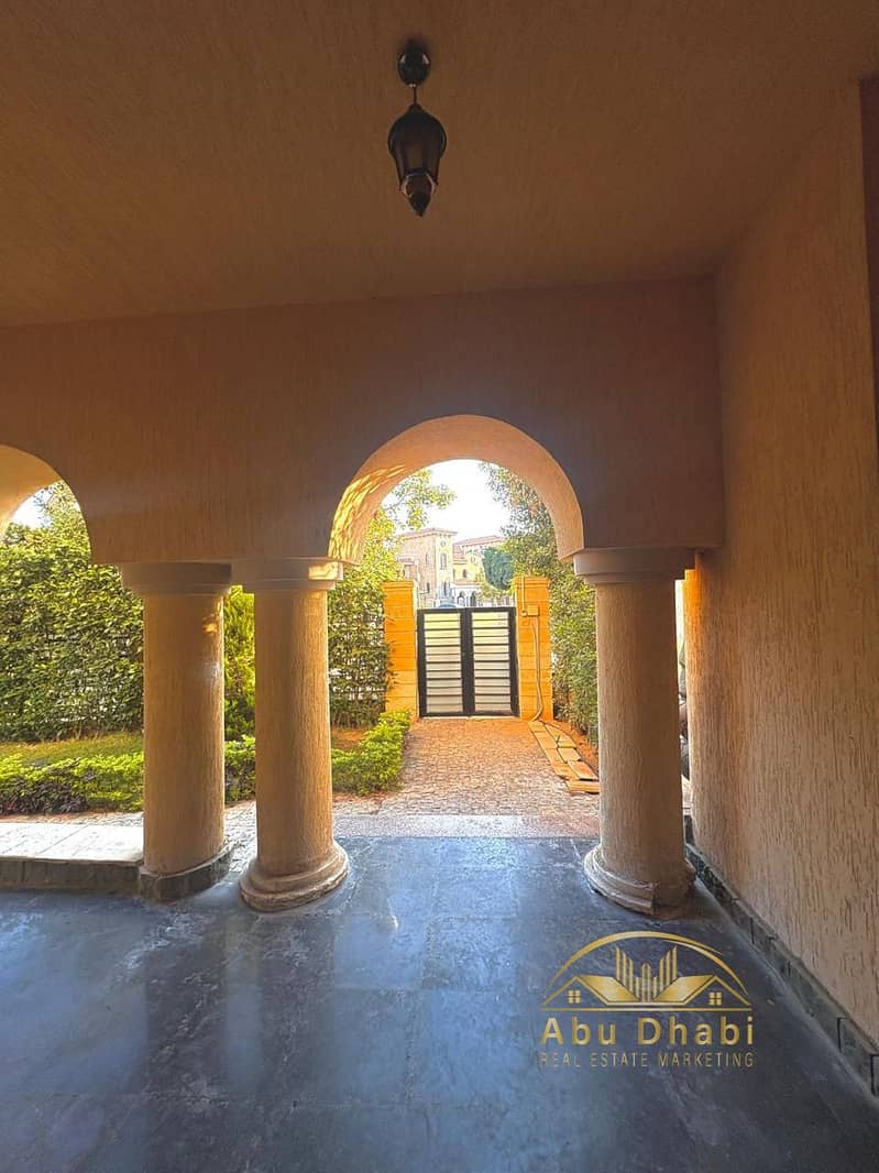 13 8c98d670-75c1-4c48-8fe9-e165fb21ffee. jpg