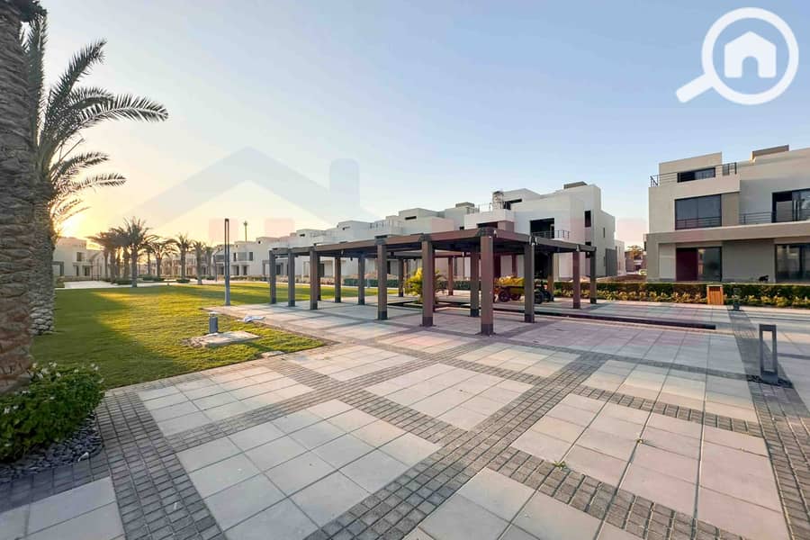 4 WhatsApp Image 2025-12-25 at 16.44. 25. jpg