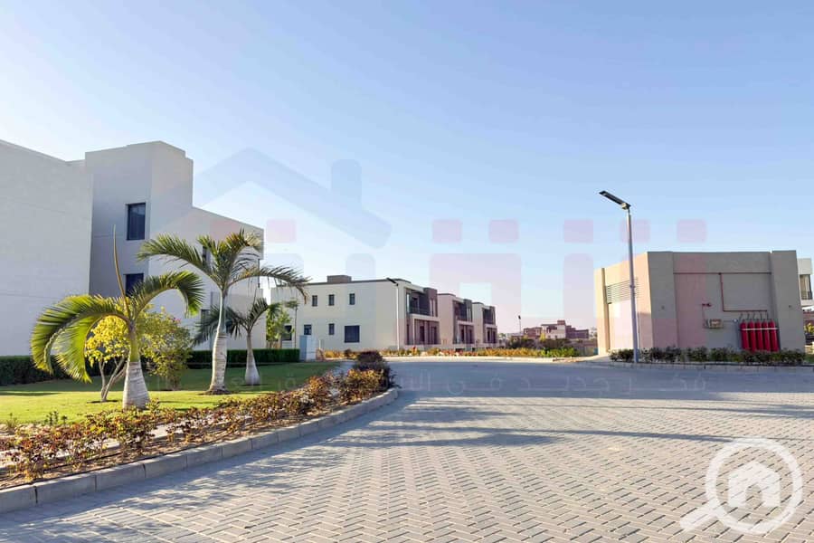 12 WhatsApp Image 2025-12-25 at 16.44. 26 (1). jpg