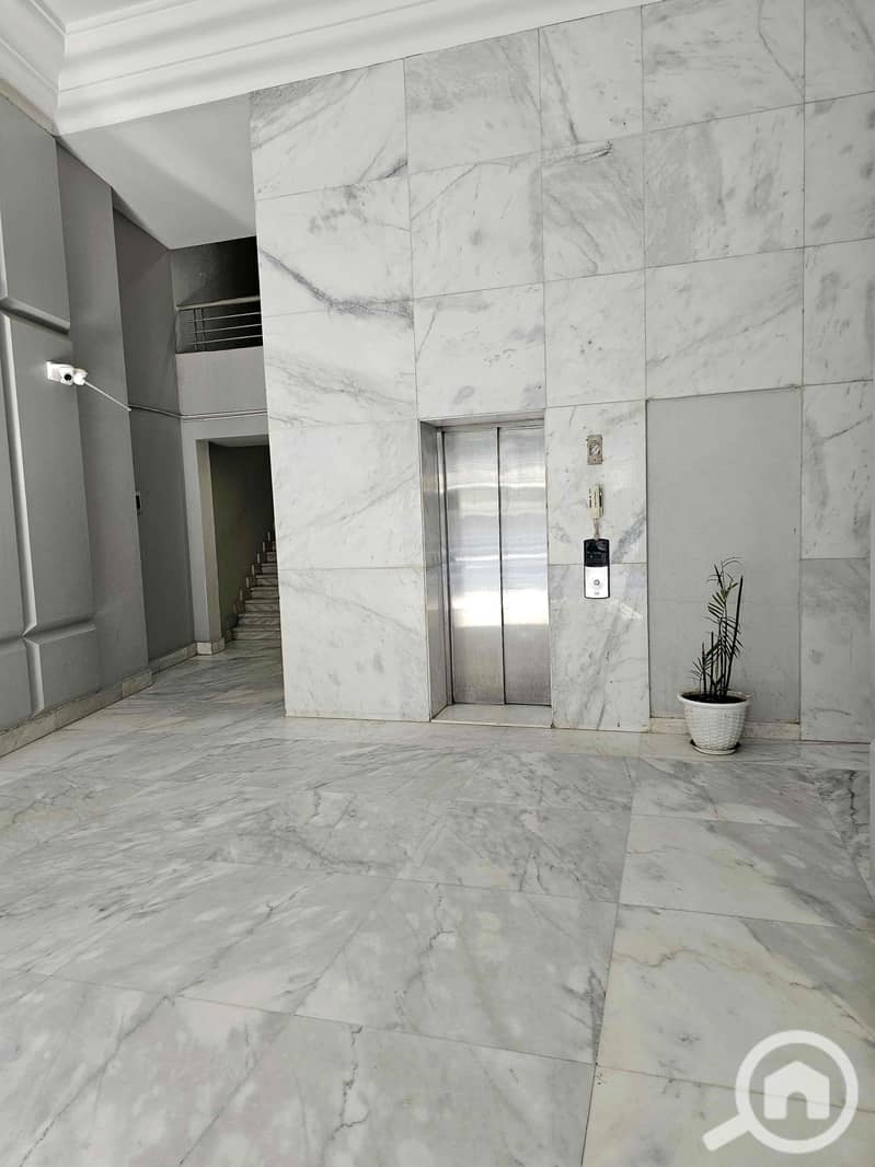 6 6cfd5be5-c3be-4cc8-aed4-81e894a2a730. jpg