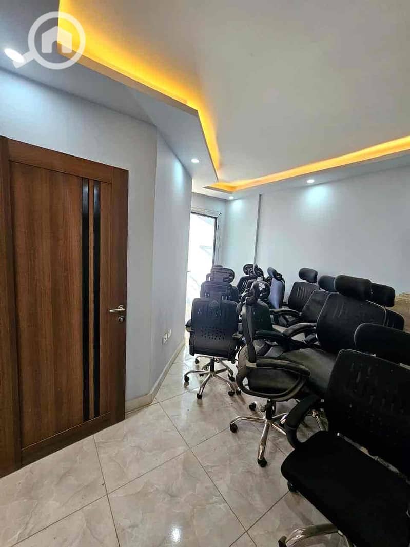 9 a2b45b5b-fc18-4c68-8bf6-c901c2a99b72. jpg