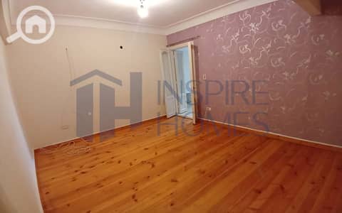 شقة 3 غرف نوم للايجار في زيزينيا، الإسكندرية - 6. jpg