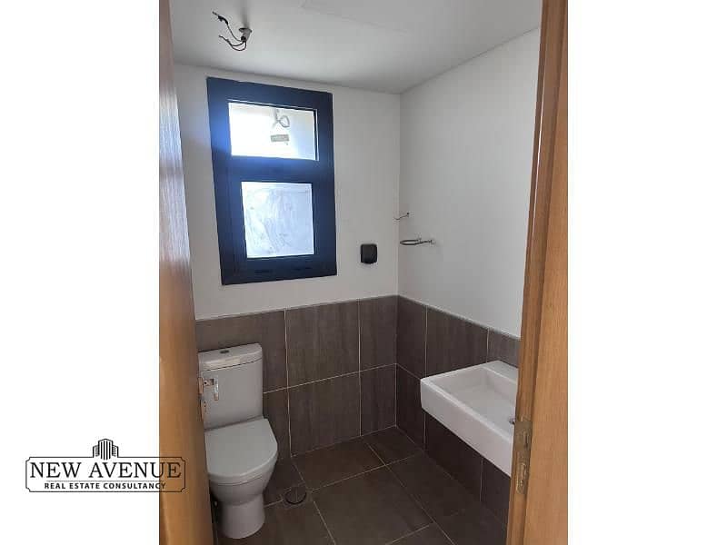 24 WhatsApp Image 2025-12-28 at 3.28. 42 PM. jpg