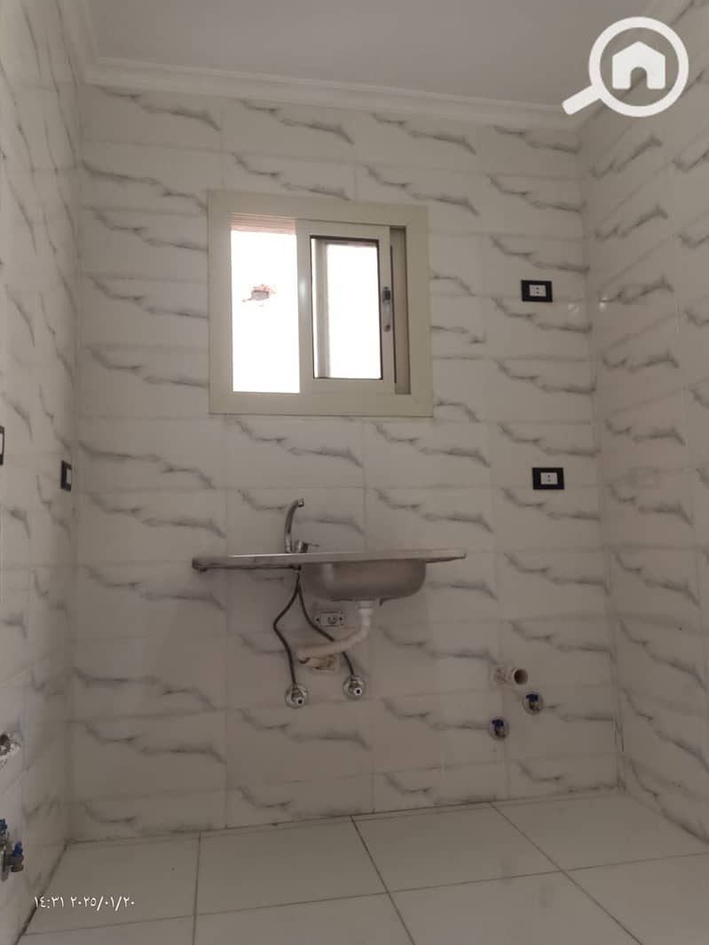 14 7fd8d071-7a0f-4c06-9d7b-f949d31841ef. jpg