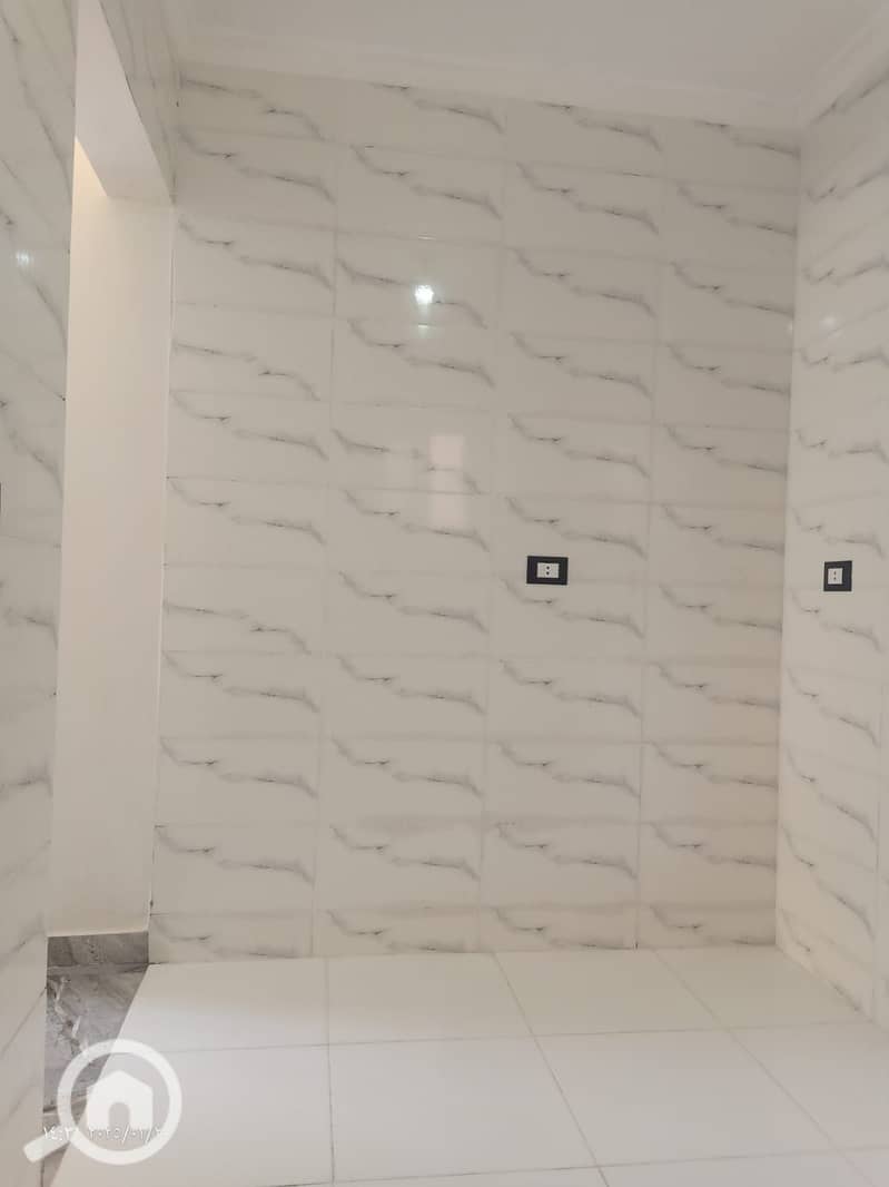 15 df949d7b-89f5-445d-9812-f64b0f49b3ff. jpg