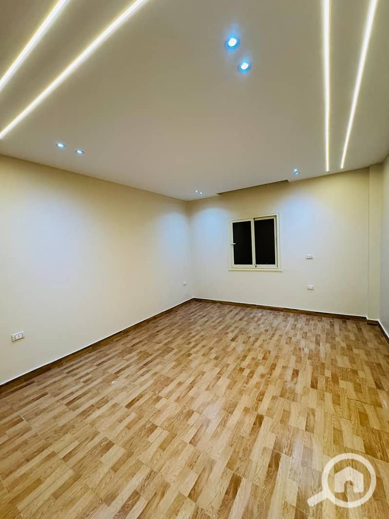 2 3dd446b6-076f-48d1-b0fd-41b8875c9c99. jpg