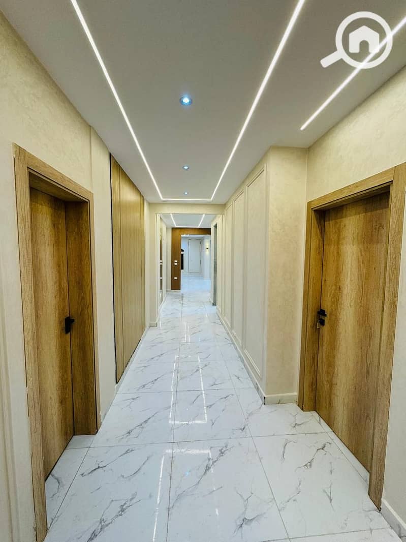 4 55a4c64d-f74c-44dd-a838-8edaf3e01ec2. jpg