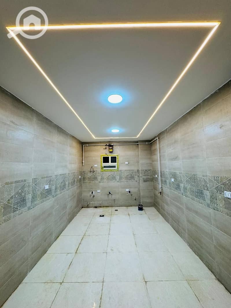 15 7358c180-27ba-4c6c-8bad-e033f87fa83d. jpg