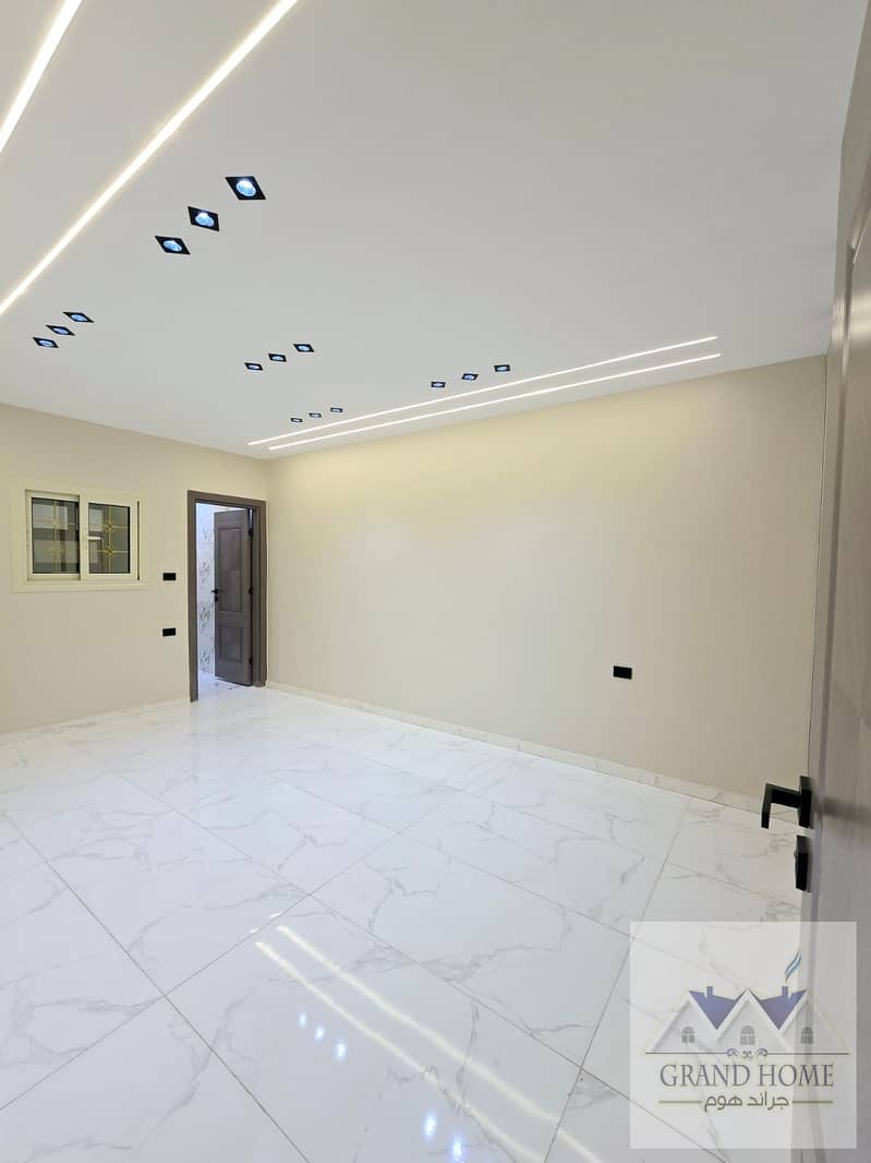 13 bcd642af-c520-47b7-8468-e68f317e711d. jpg