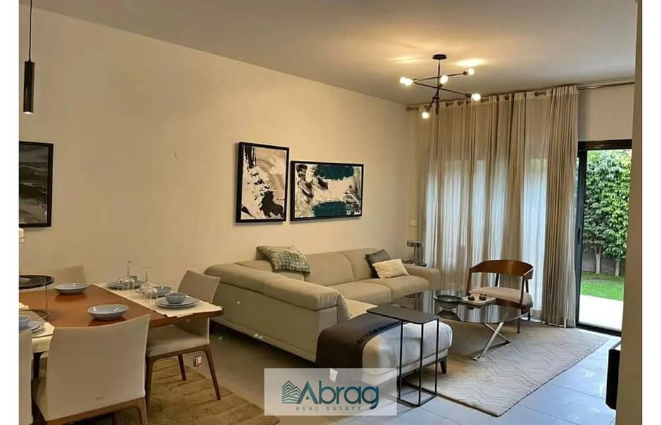 8 8446259-f5f2bo. jpg