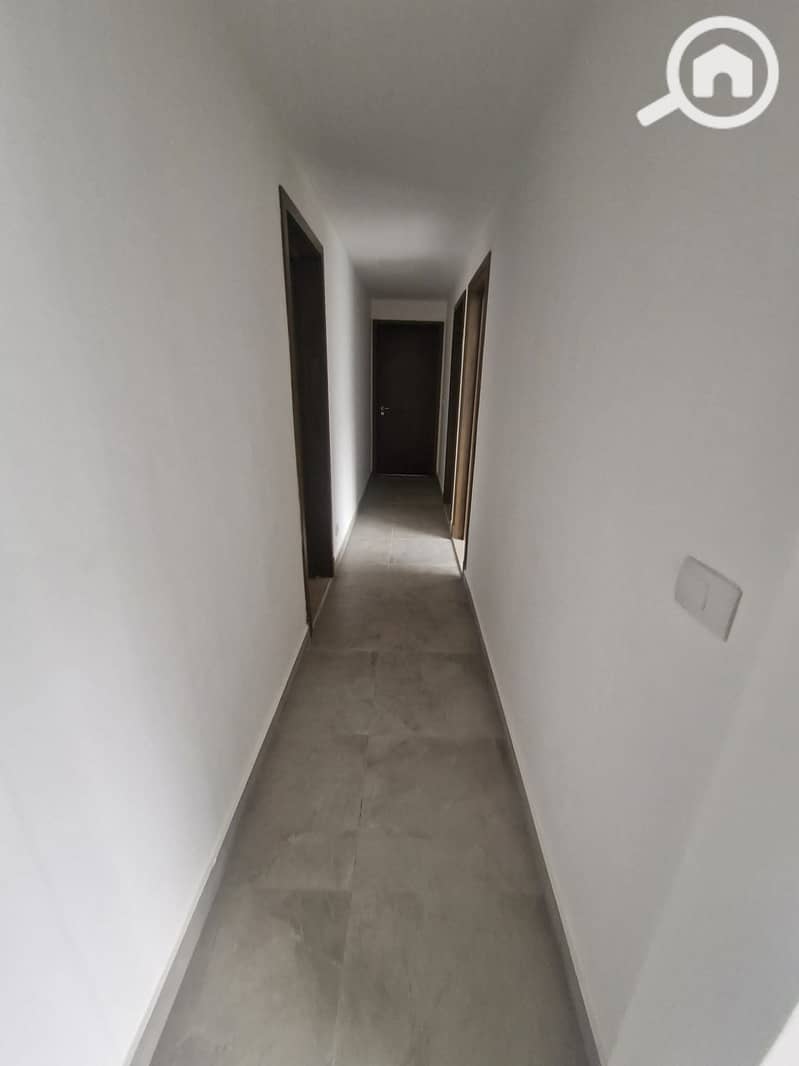 6 e4f5a4cf-195b-4b8b-8ee4-21bdf262b86f. jpg