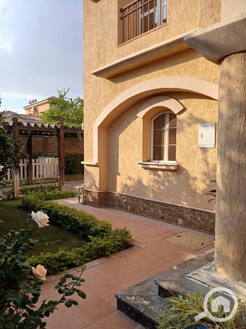 4 361a83df-ecf0-47b8-81ce-26df1e10a21d. jpg