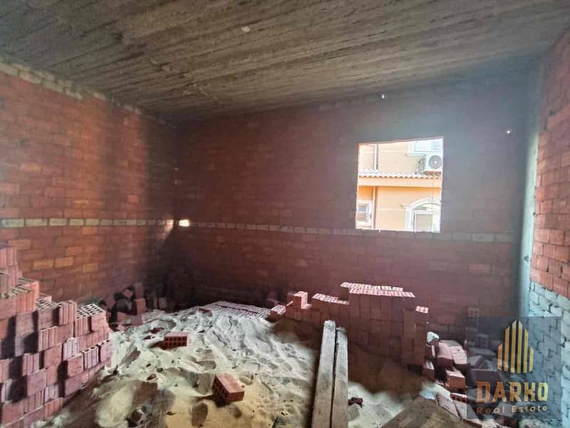 7 977b0741-dd97-490a-a158-cb4c0b7032f0. jpg