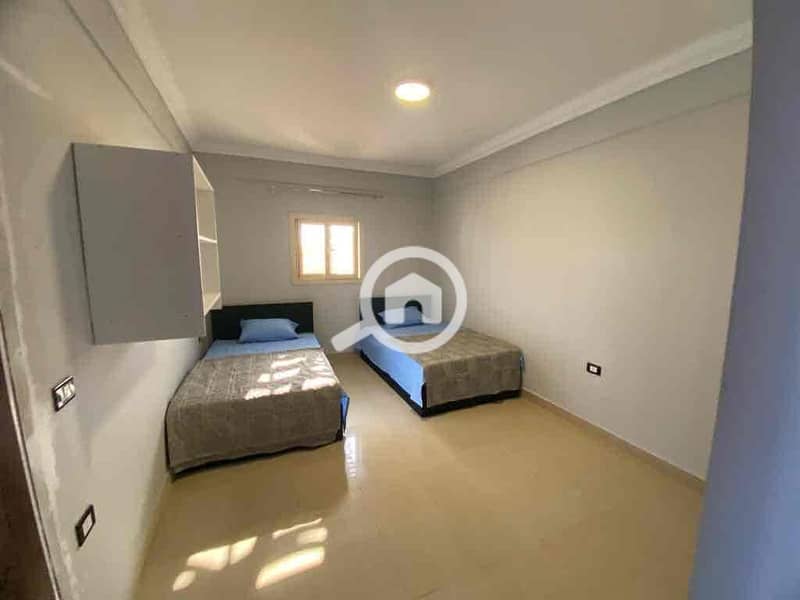 24 6ceb22dd-79c2-466c-b7bc-60104cf6f05c. jpg