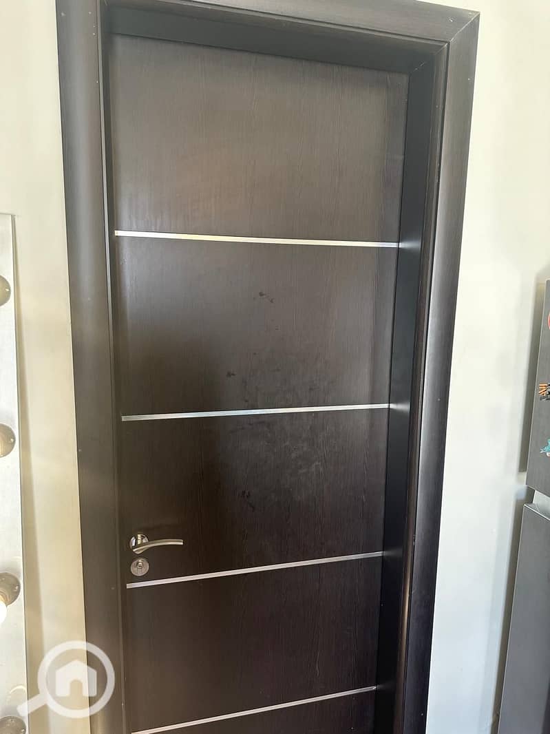 7 437c00a8-3eff-47f6-ab3b-97e2b79e8251. jpg