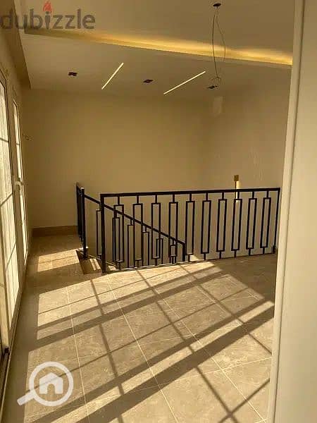 19 87173204-800x600. jpeg