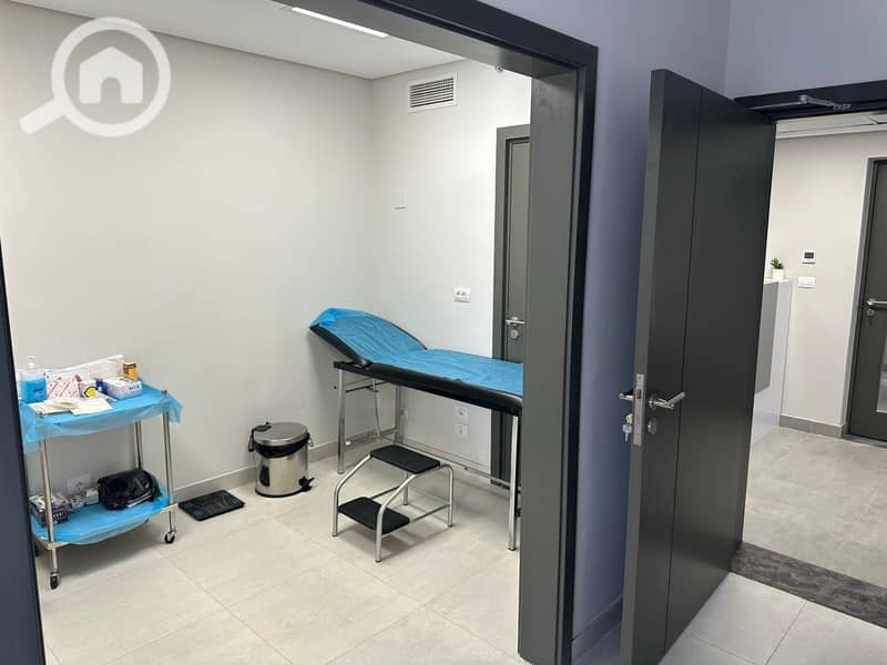 4 7cf1295d-ee64-47fa-86b6-acd139a23bfd. jpg