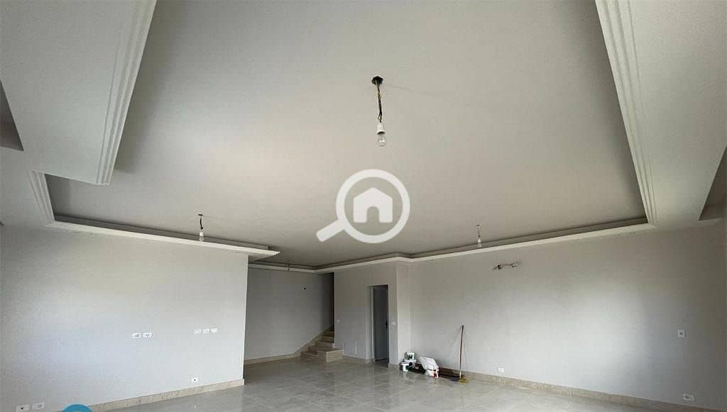 2 5d56c121-7af6-4bc1-b612-65d79373cb7d. jpg