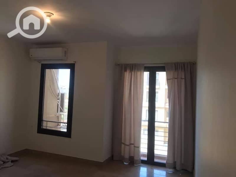 4 7e54b340-5b38-4efb-b765-d4d475c29f8b. jpg