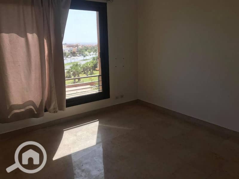 5 addfccd5-372e-46b8-9fb8-fefa96bebd5f. jpg